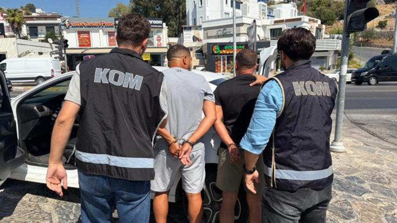 Kırmızı b&uuml;ltenle aranan Fransız su&ccedil; &ouml;rg&uuml;t&uuml; &uuml;yesi Bodrum'da yakalandı