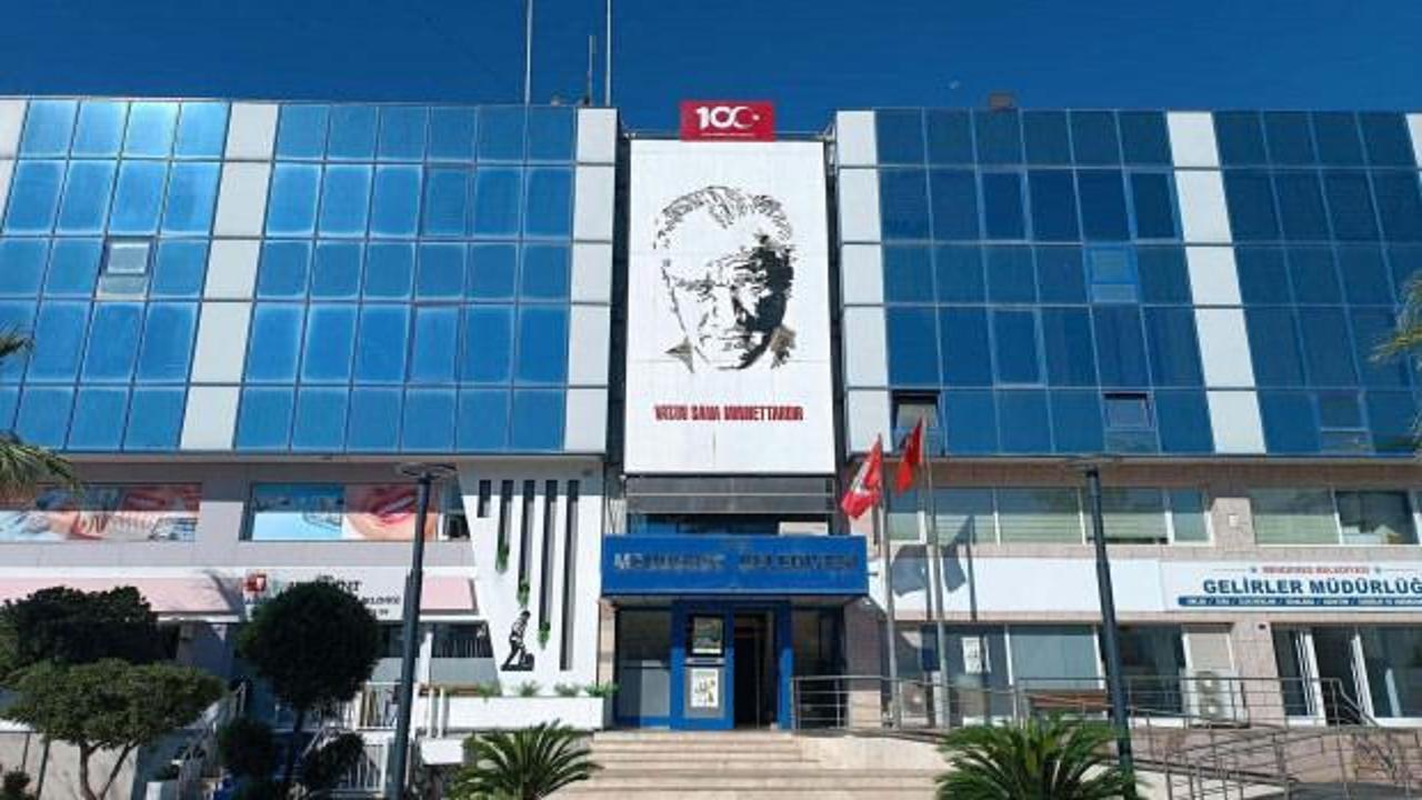 Menderes Belediyesine r&uuml;şvet ve irtikap soruşturması: 7 ş&uuml;pheli tutuklandı