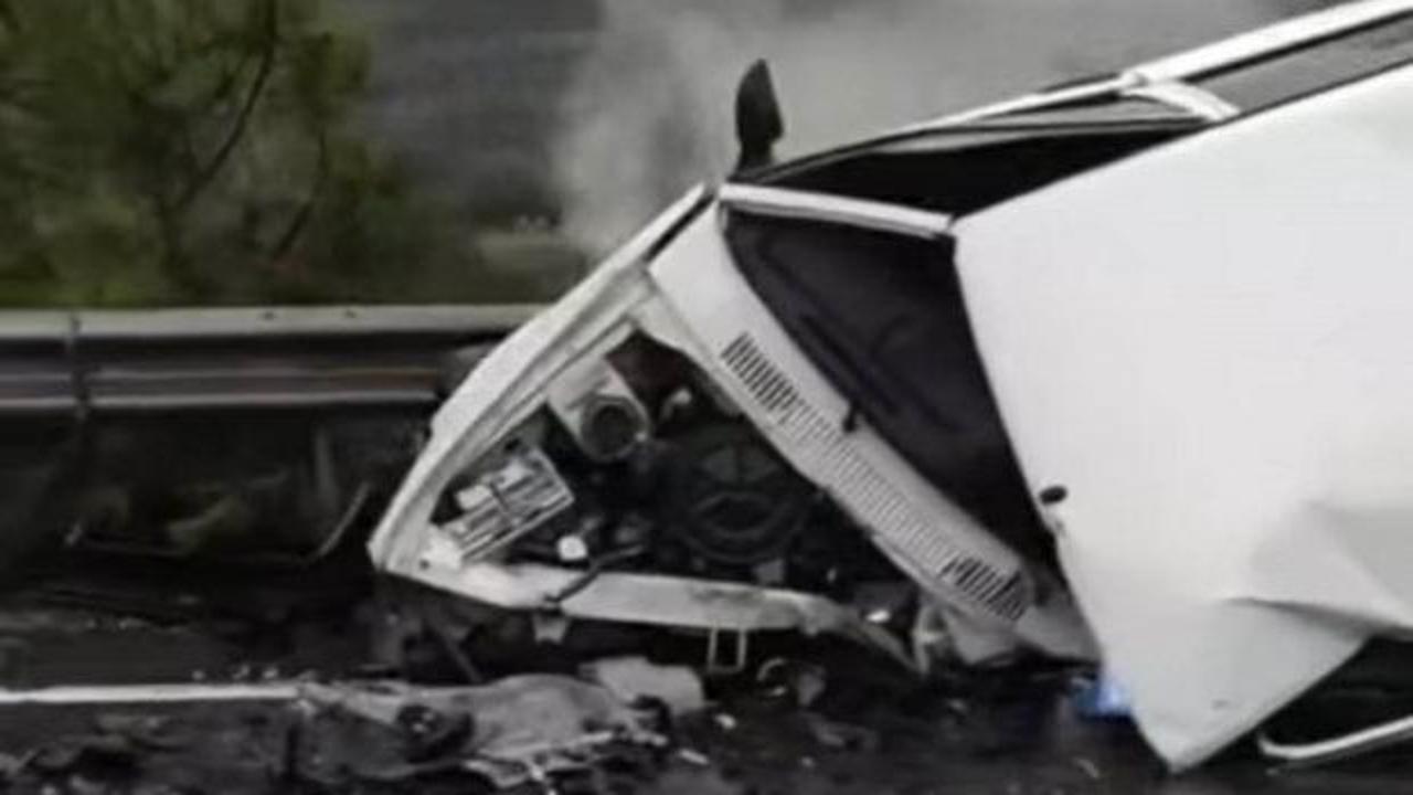 Muğla'da 2 otomobil &ccedil;arpıştı: 2 &ccedil;ocuk babası can verdi, 2 yaralı