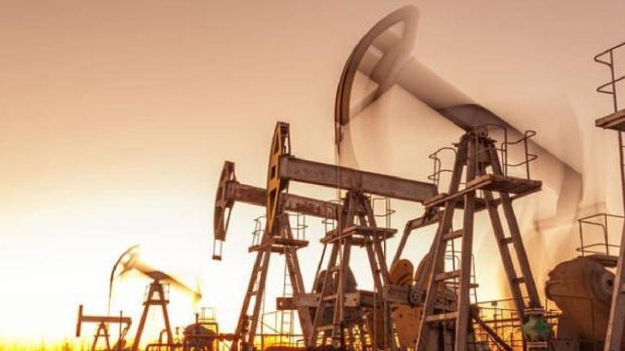 Brent petrol&uuml;n varili 103,65 dolardan işlem g&ouml;r&uuml;yor