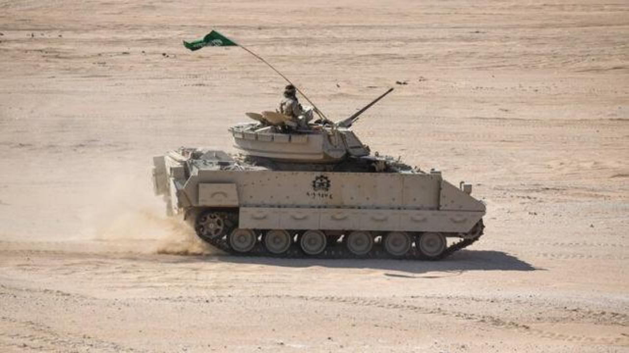 Suudi Arabistan'da orduya 'Hazır olun' &ccedil;ağrısı