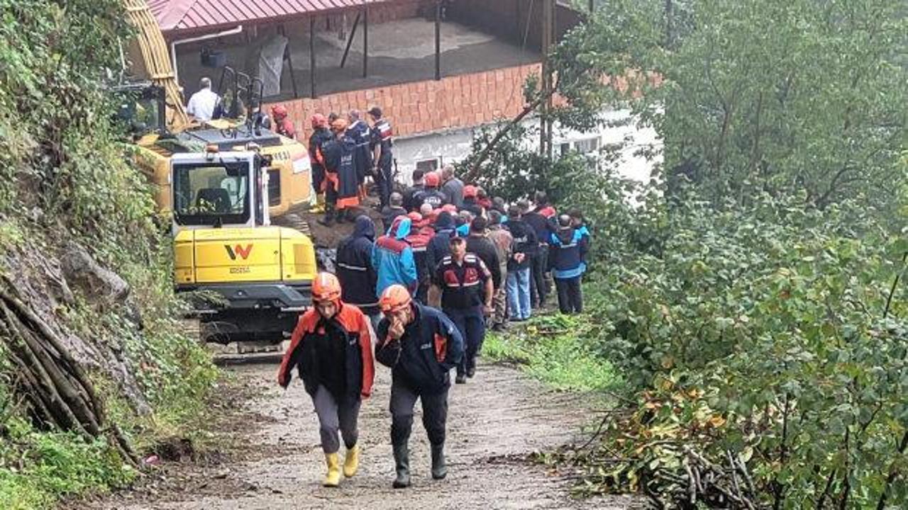 Trabzon'da heyelan: Bir kişi hayatını kaybetti