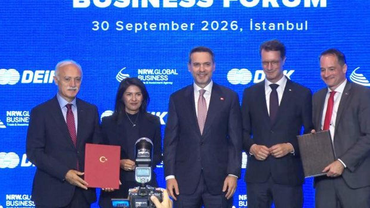 Bakan Bayraktar Almanya&rsquo;nın g&ouml;beğinde ilan etti: Avrupa krizdeyken T&uuml;rkiye rekor kırdı!