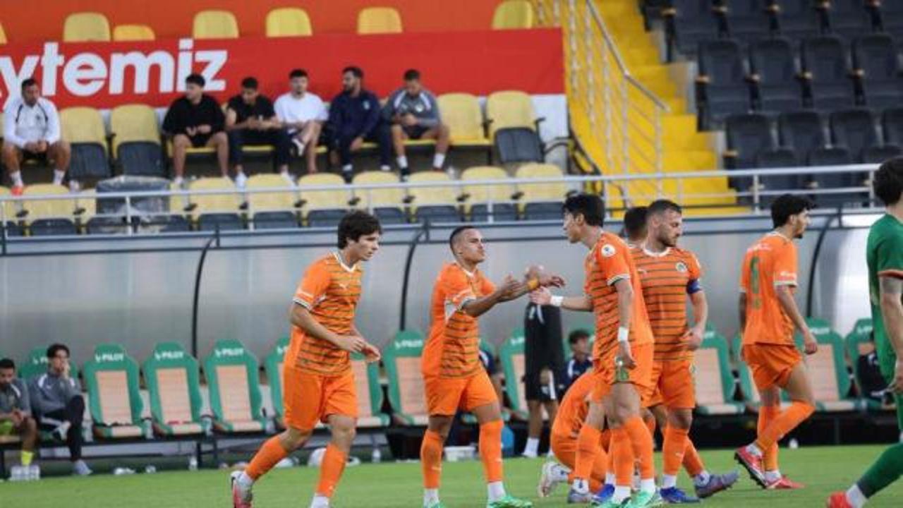 Alanyaspor Amed'e gol yağdırdı!