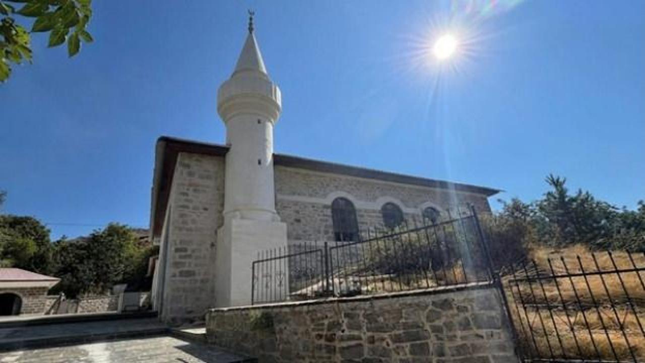 Bakan Ersoy duyurdu: Asırlık mabetler yeniden cemaatle buluşacak