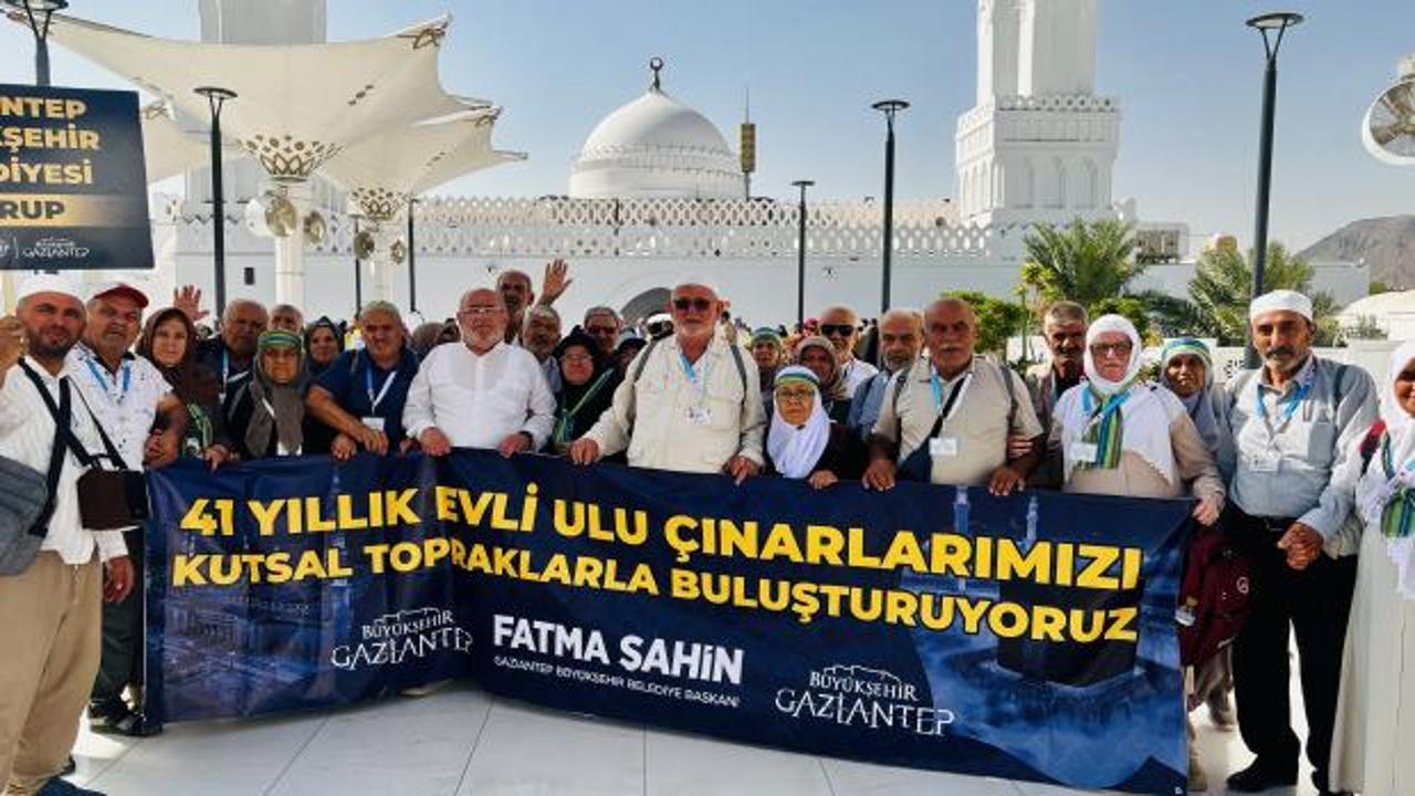 Bakan G&ouml;ktaş&rsquo;ın katılımıyla kuralar &ccedil;ekildi: 1000 yeni &ccedil;ift daha Umre yolcusu