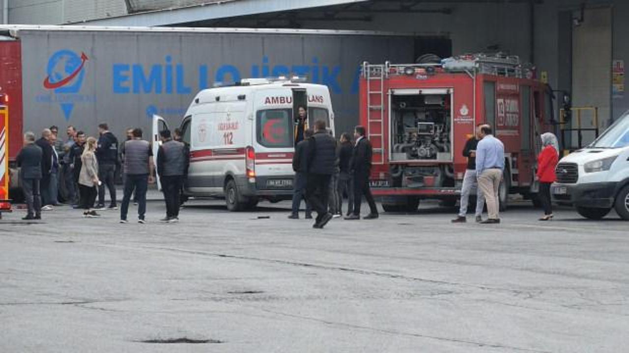 Esenyurt'ta feci olay: İki tır arasında kalan iş&ccedil;i hayatını kaybetti