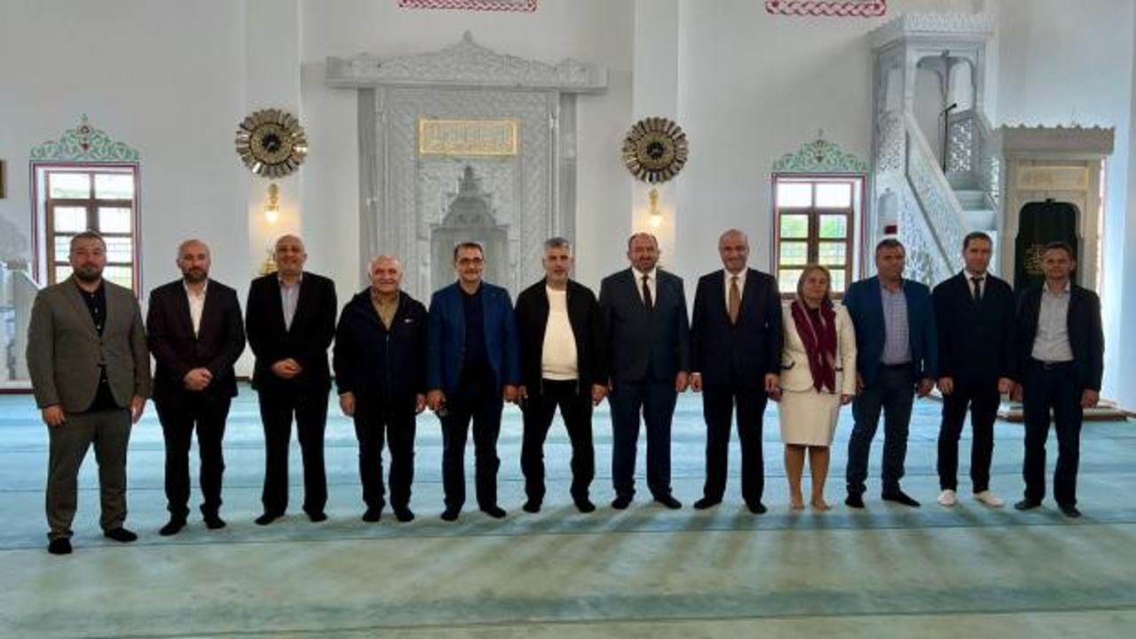 Fatih D&ouml;nmez KEİPA toplantısı i&ccedil;in gittiği Bulgaristan'da soydaşlarla buluştu