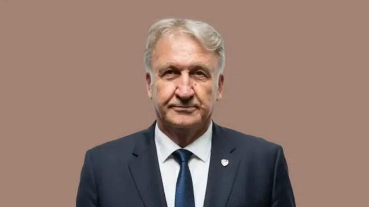 G&ouml;zaltına alınıp serbest bırakılmıştı! MHK &uuml;yesi istifa etti