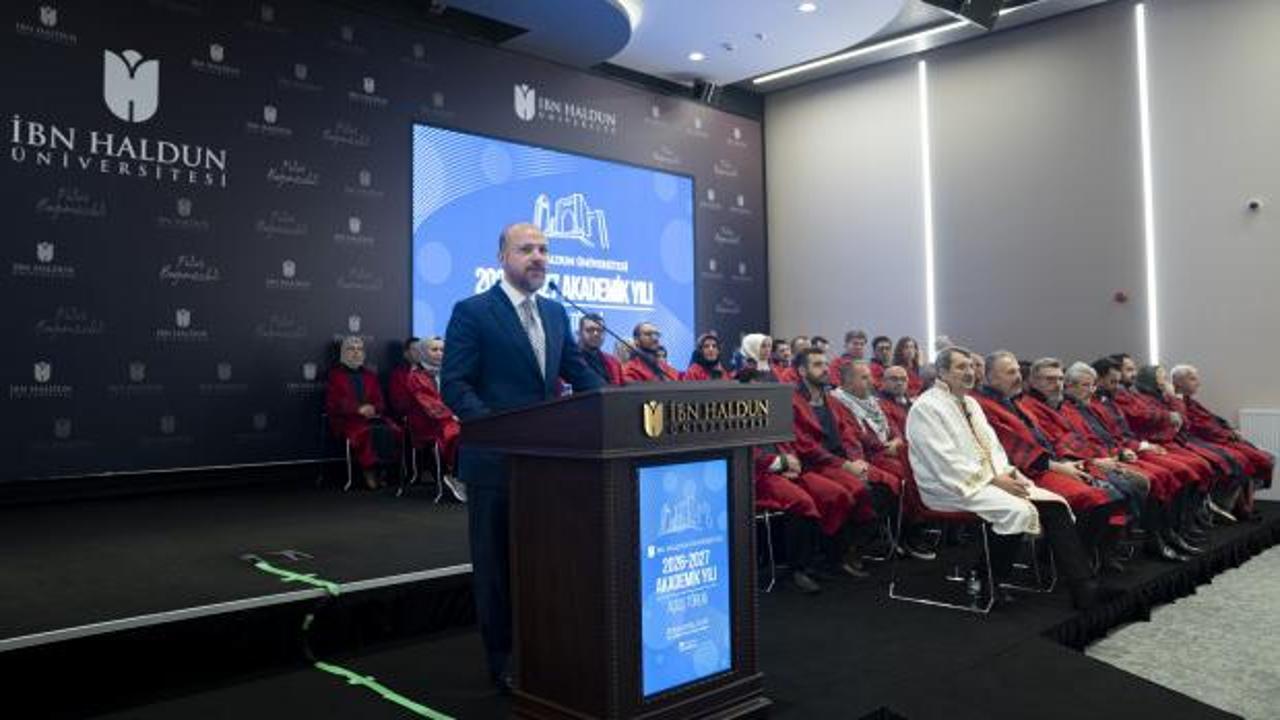 İbn Haldun &Uuml;niversitesi'nde yeni akademik yıl heyecanı: "&Ccedil;ınar ekmeye &ccedil;alışıyoruz"