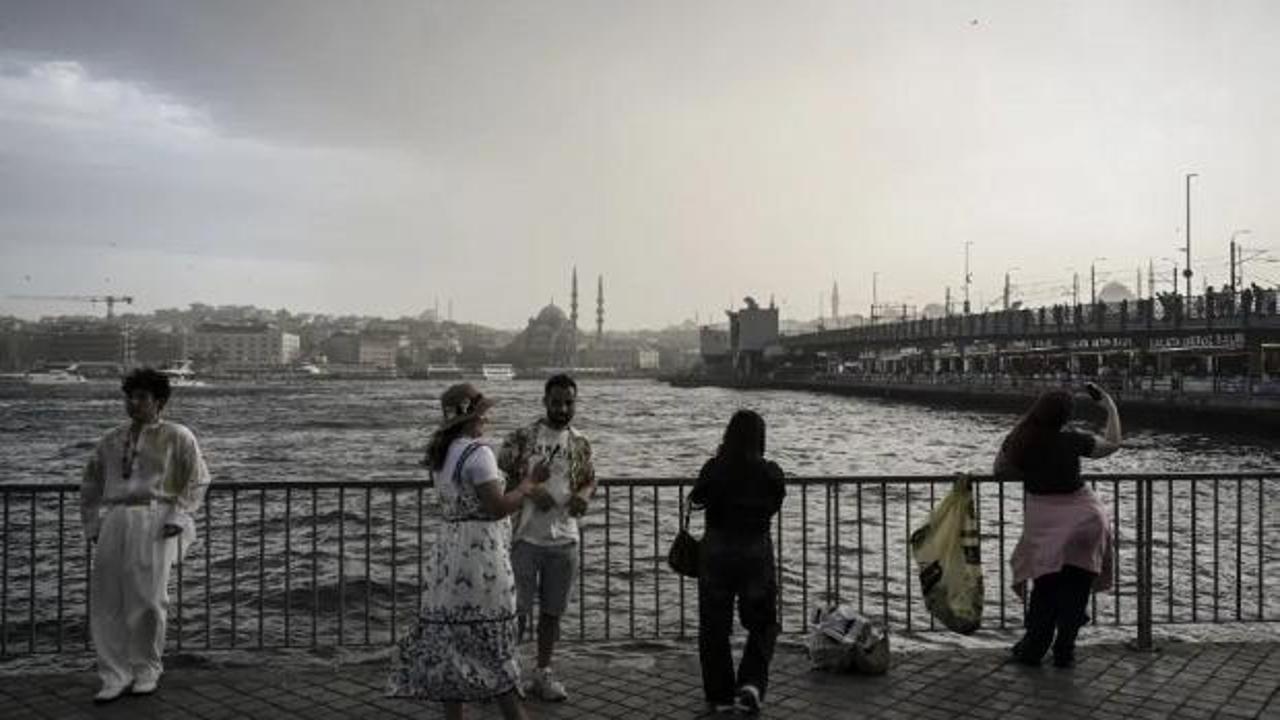İstanbul'da hava birden değişecek! Sağanak bitti ama bu kez fena &uuml;ş&uuml;tecek!