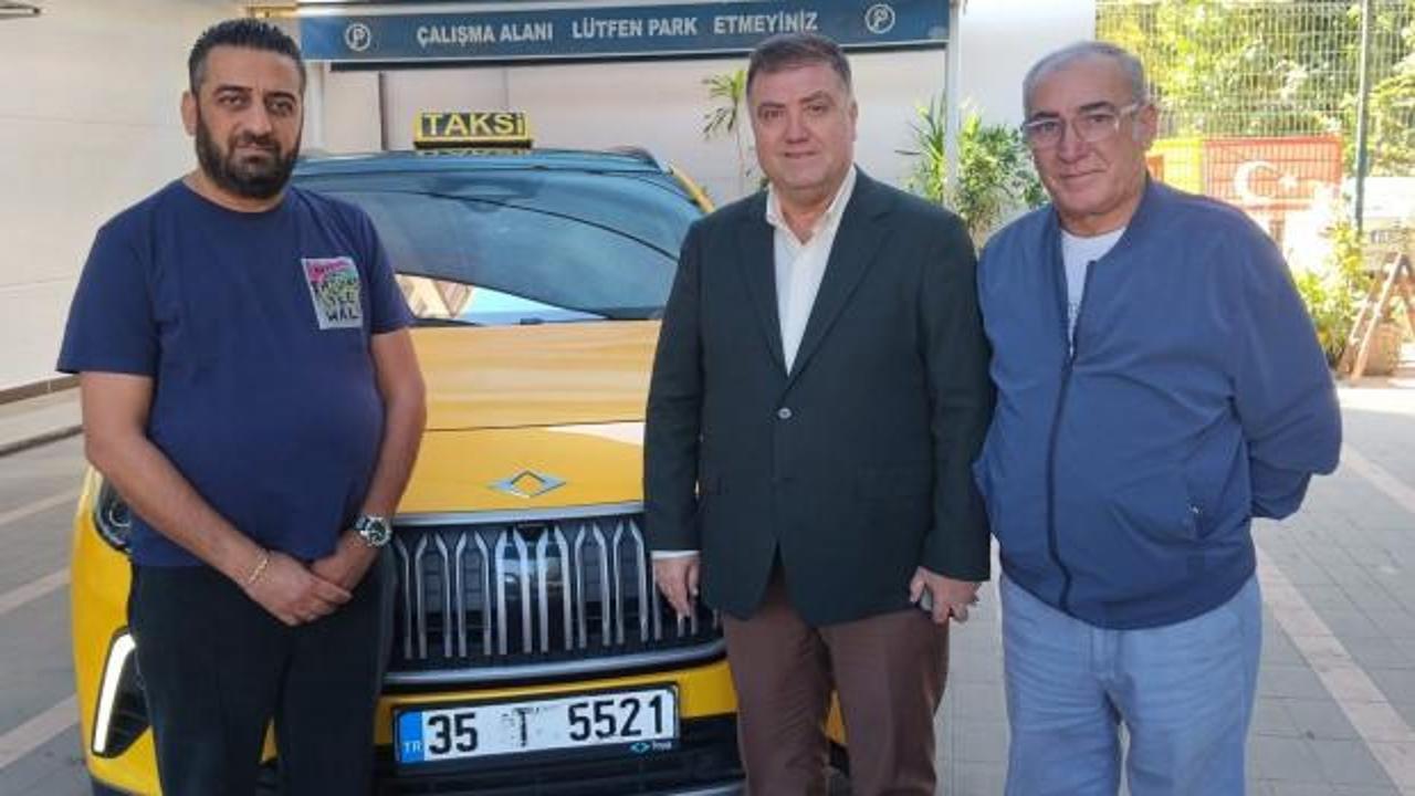 İzmir'de ilk TOGG taksi yola &ccedil;ıktı
