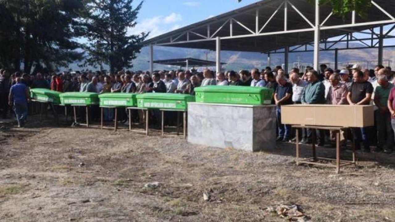 Kazada &ouml;len 7 kişi toprağa verildi