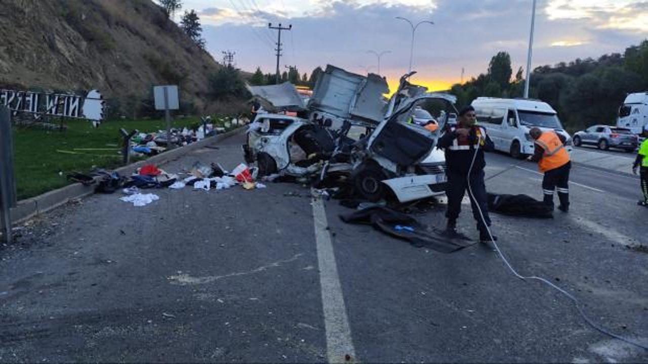 Ankara'da feci kaza: Takla attı, karşı y&ouml;nden gelen otomobile &ccedil;arptı