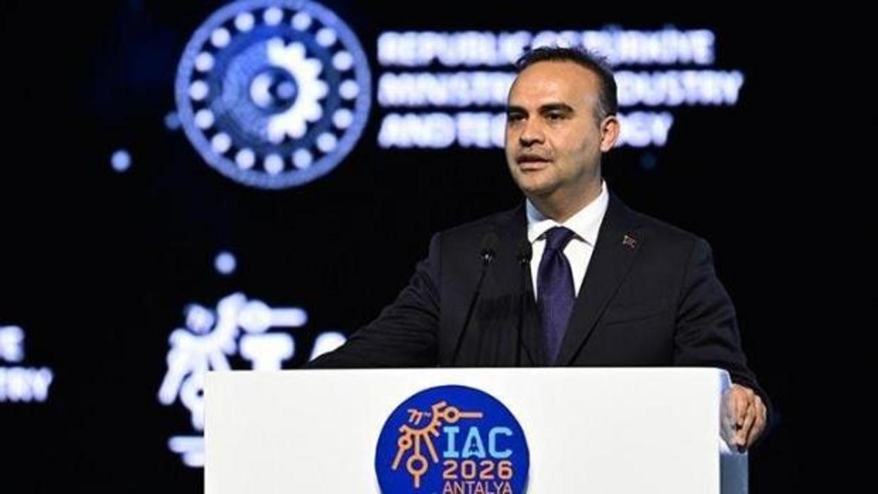Bakan Kacır'dan, Uluslararası Uzay Kongresi diplomasisi