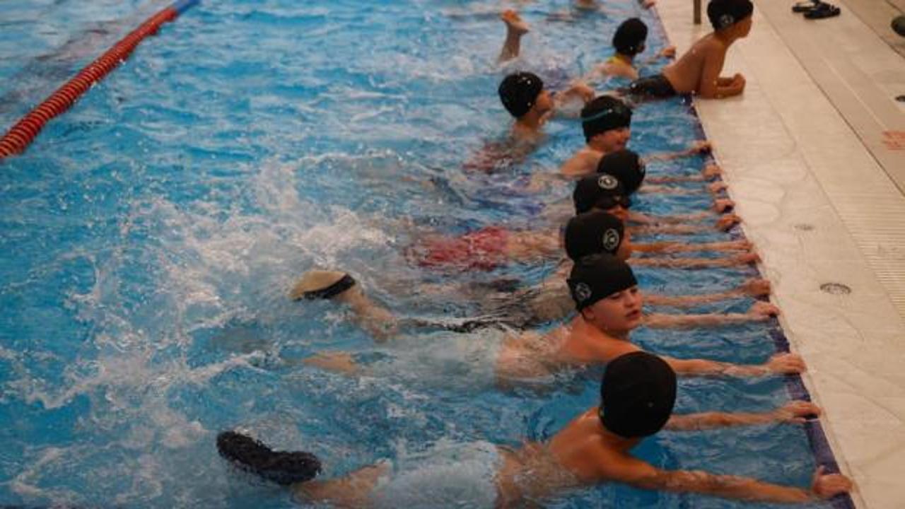 Bursa B&uuml;y&uuml;kşehir ile y&uuml;zme bilmeyen kalmayacak