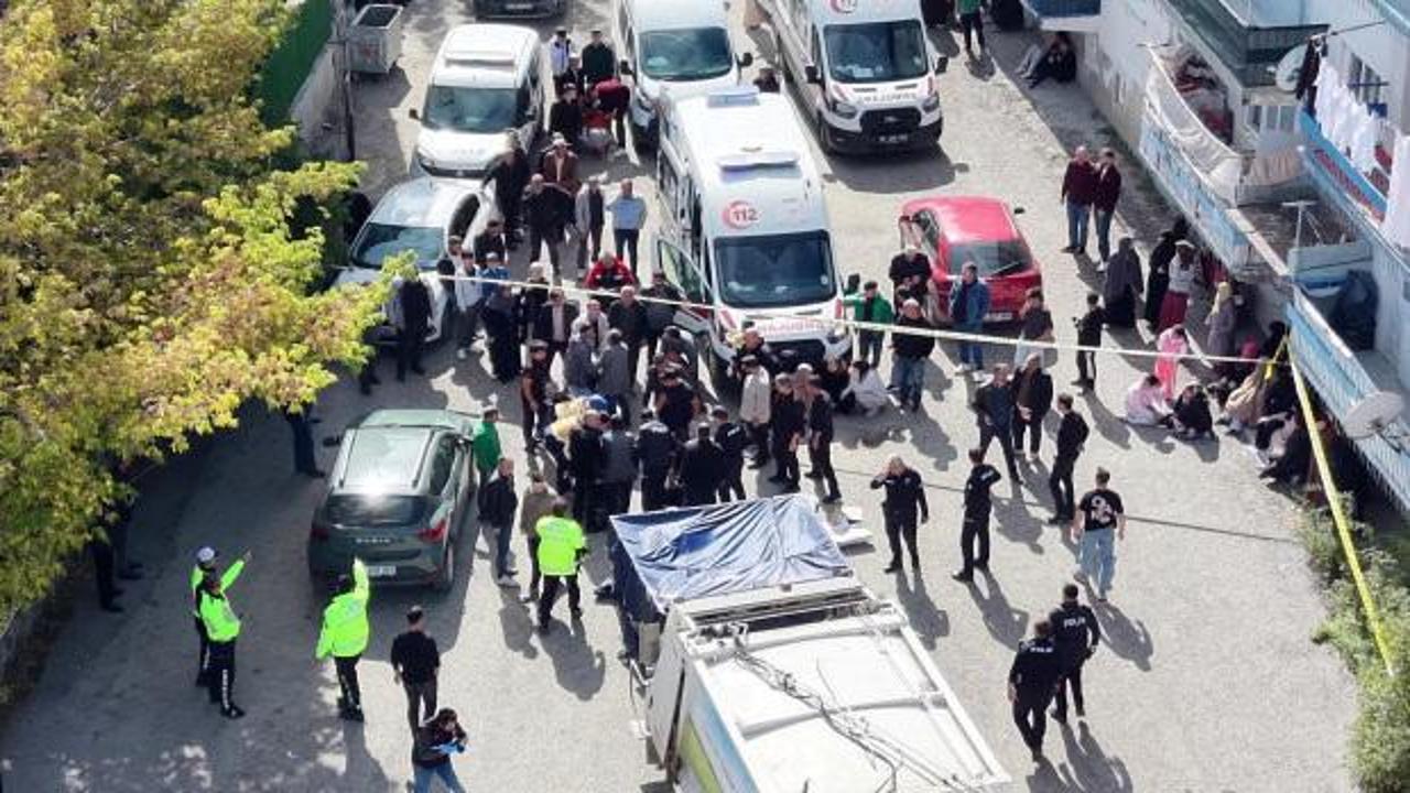 &Ccedil;&ouml;p kamyonunun &ccedil;arptığı 2 &ccedil;ocuk annesi &ouml;ld&uuml;