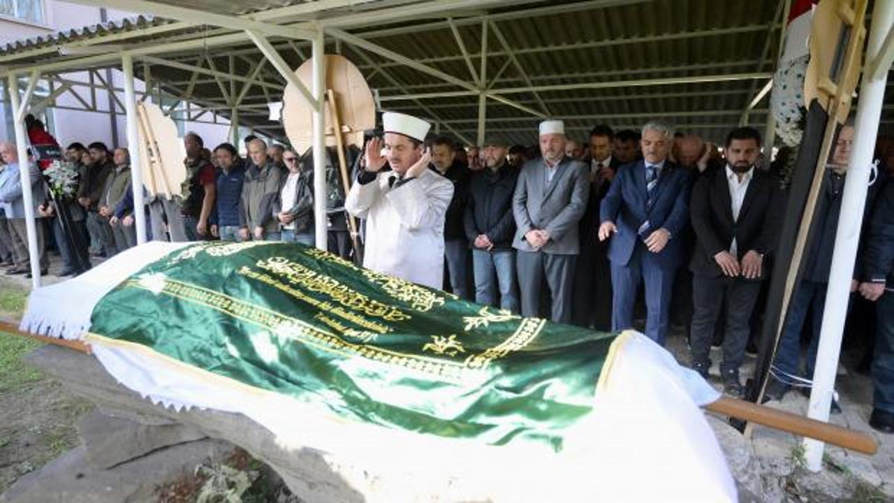 Gazeteci Recep Levent &Ouml;zt&uuml;rk, memleketi D&uuml;zce'de son yolculuğuna uğurlandı