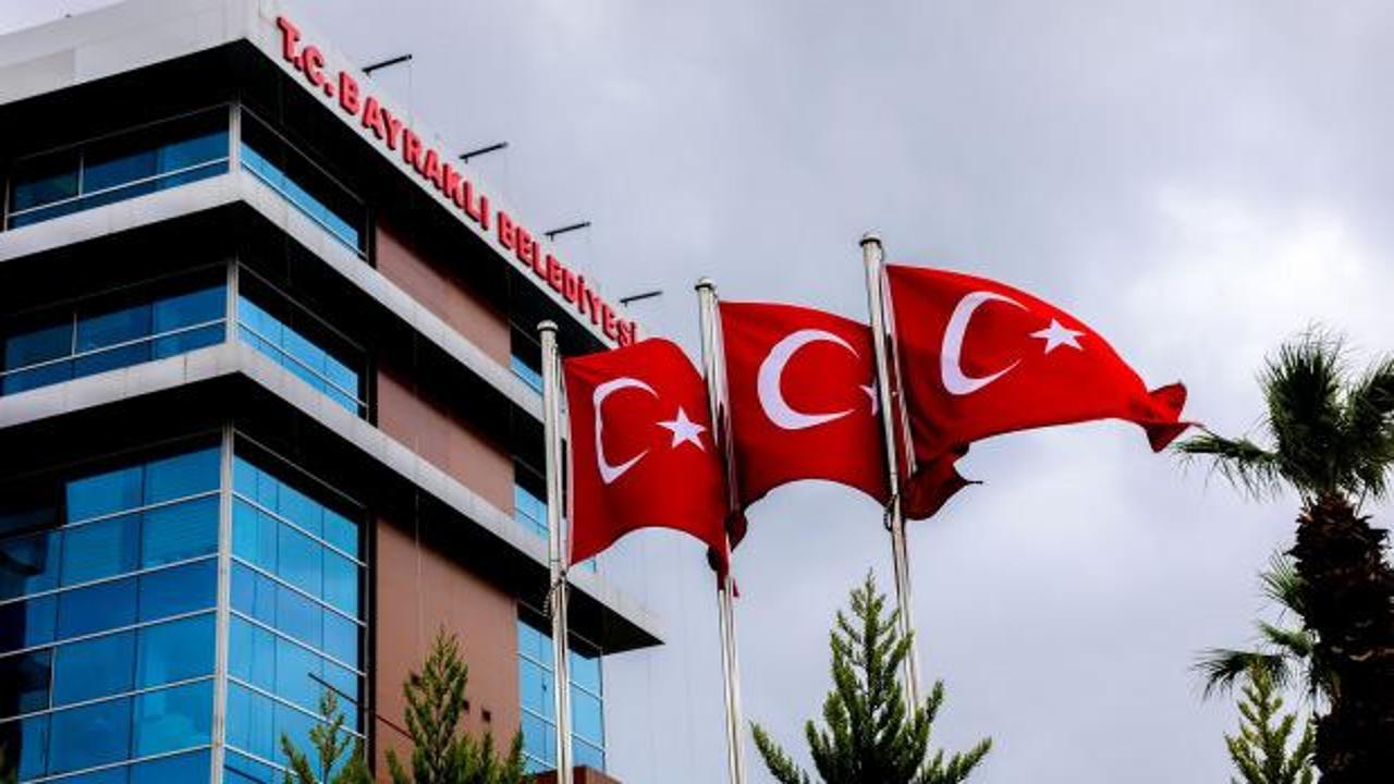 Bayraklı Belediyesine yolsuzluk operasyon: Eski Başkan ve 5 ş&uuml;pheli tutuklandı