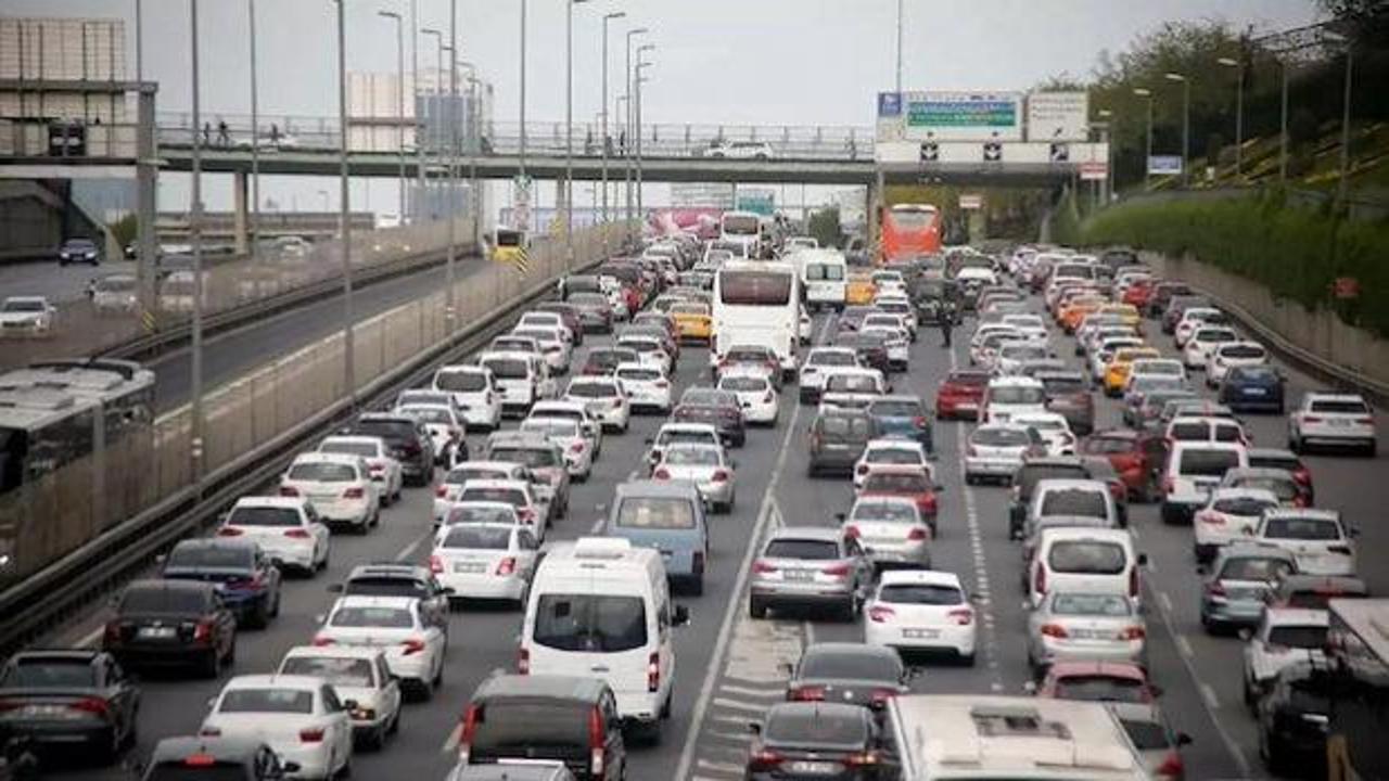 Megakentte haftanın ilk g&uuml;n&uuml; trafik yoğunluğu y&uuml;zde 69&rsquo;a ulaştı