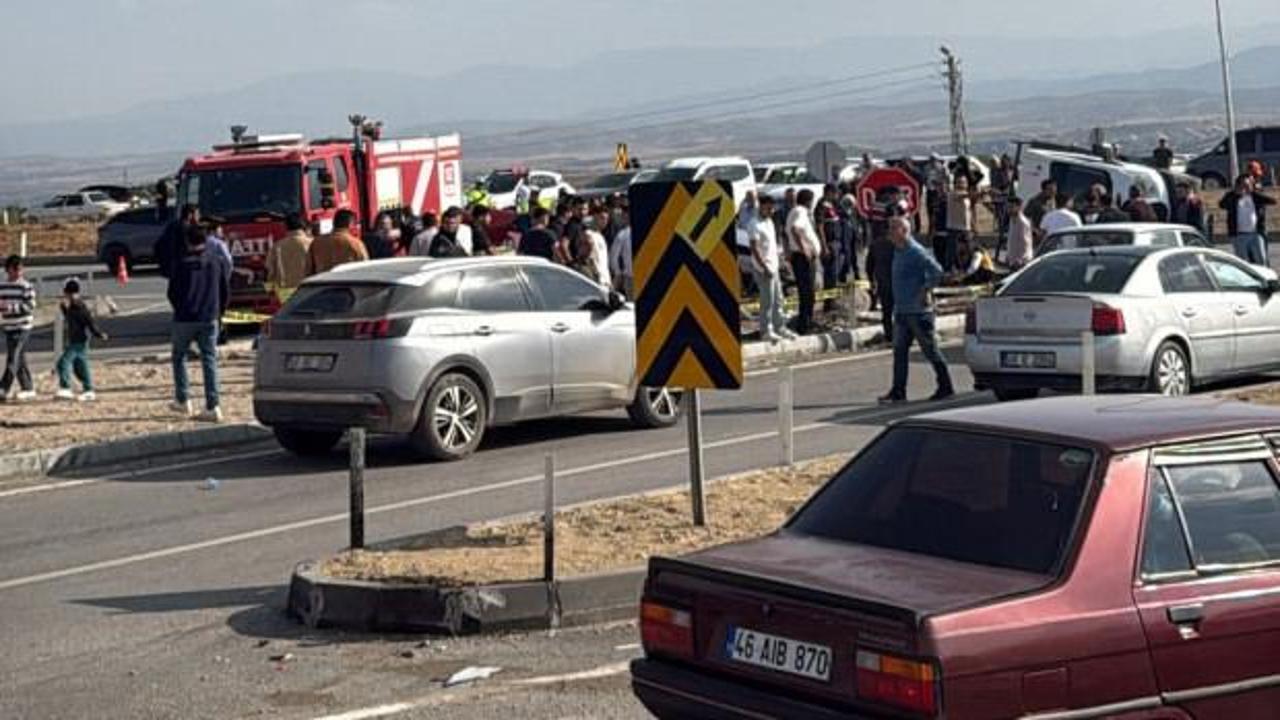  MHP'li milletvekili ve il başkanının konvoyunda kaza: 1 &ouml;l&uuml;, 4 yaralı