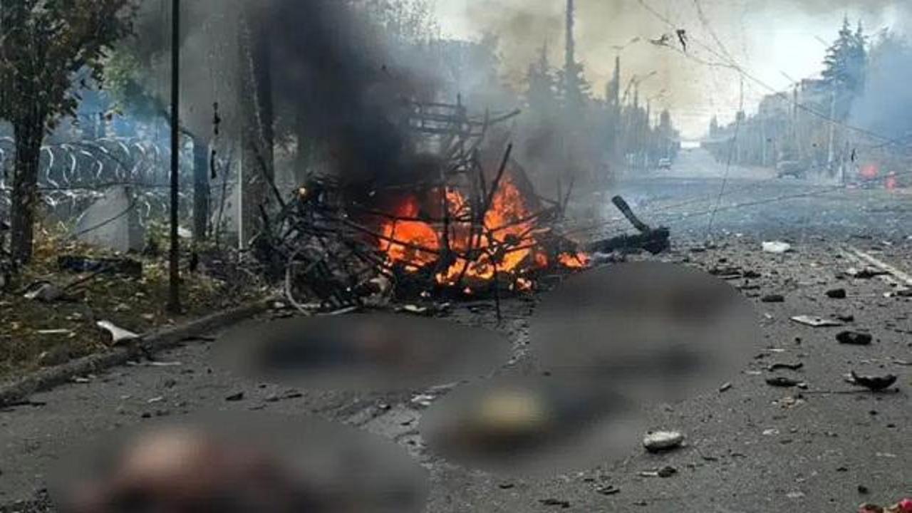 Rusya otob&uuml;s ve durağı vurdu: 33 &ouml;l&uuml;, 18 yaralı