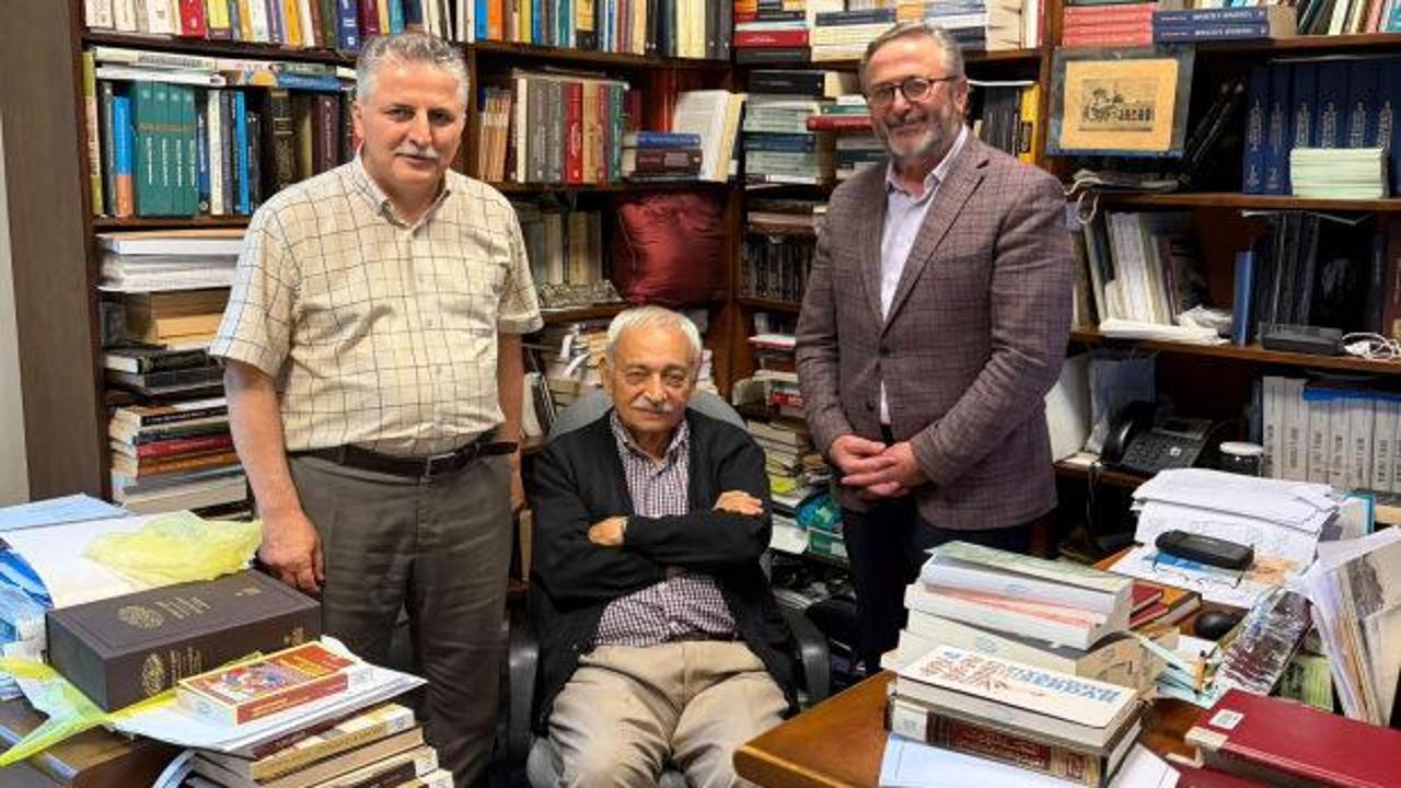 Şeyh Galib'in el yazması Divan'ı dahil 525 nadir eser d&uuml;nyaya a&ccedil;ıldı