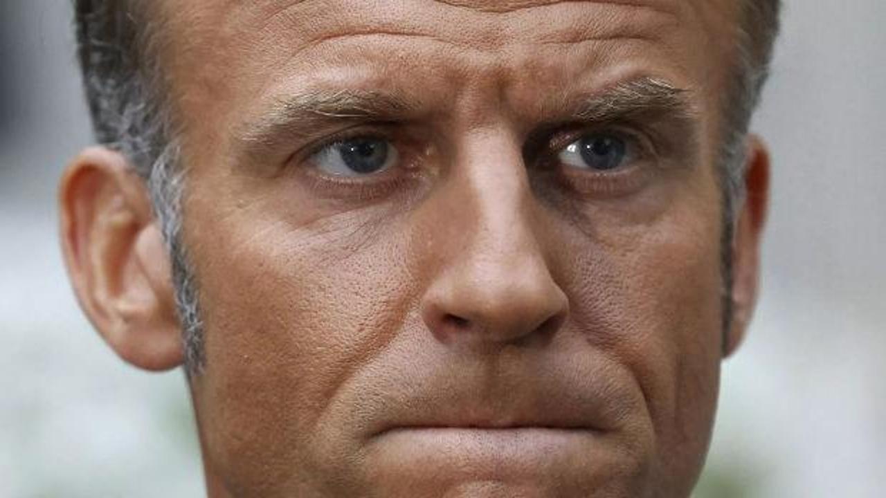 Sokaklar ateşe verildi, Macron'a g&uuml;ven rekor seviyede d&uuml;şt&uuml;