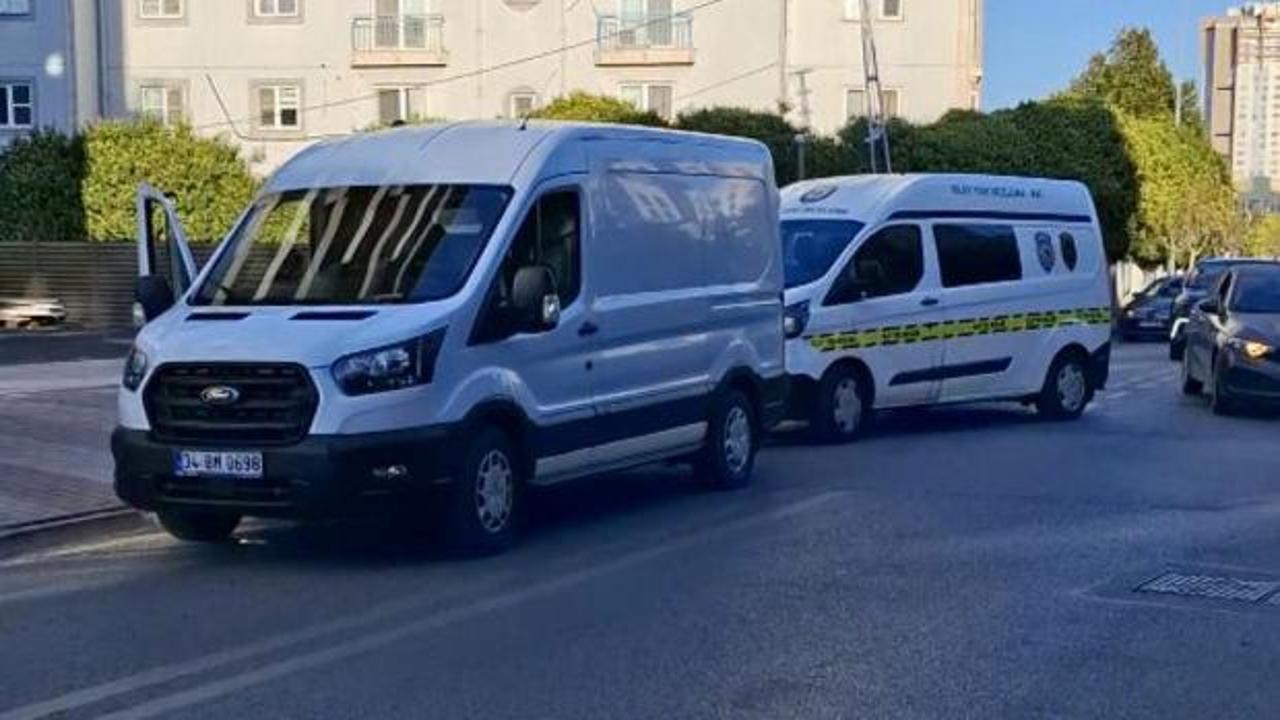 İstanbul'da ağa&ccedil;lık alanda el bombası bulundu!