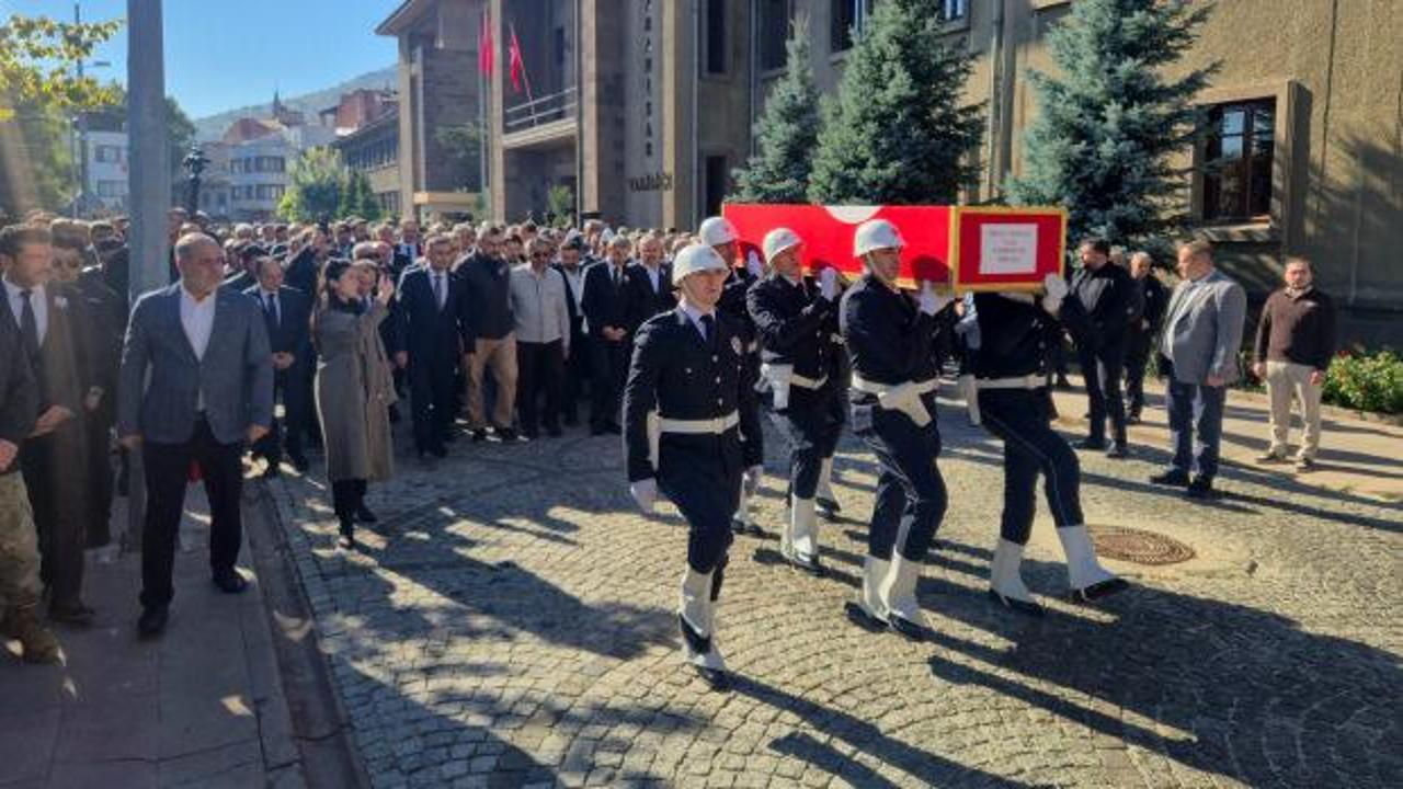 Vali Yardımcısı silahla vurulmuş halde bulunmuştu! Cenazesi memleketine uğurlandı