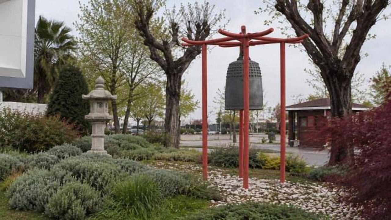 Japon Barış &Ccedil;anı'nı &ccedil;aldılar, hurdacıya sattılar