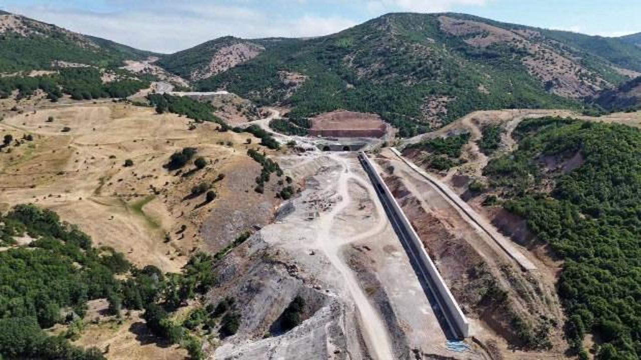 13 yıldır yapımı s&uuml;r&uuml;yor: Geminbeli T&uuml;neli i&ccedil;in yeni tarih verildi