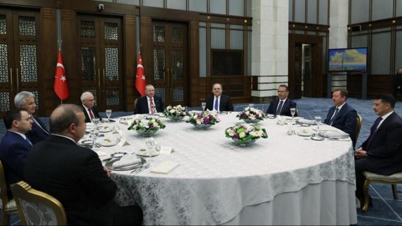 Cumhurbaşkanı Erdoğan Y&uuml;ksek Mahkeme Başkanlarıyla bir araya geldi