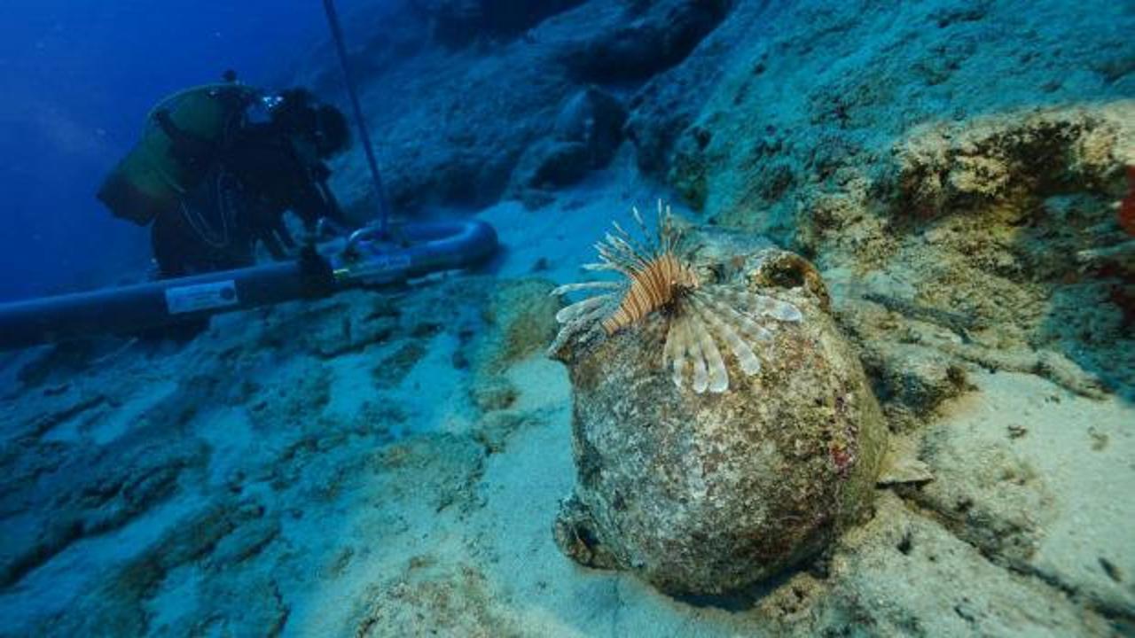 D&uuml;nyanın en eski batığı Kekova'da bulundu: Denizin dibinde 4 bin 700 yıllık sır