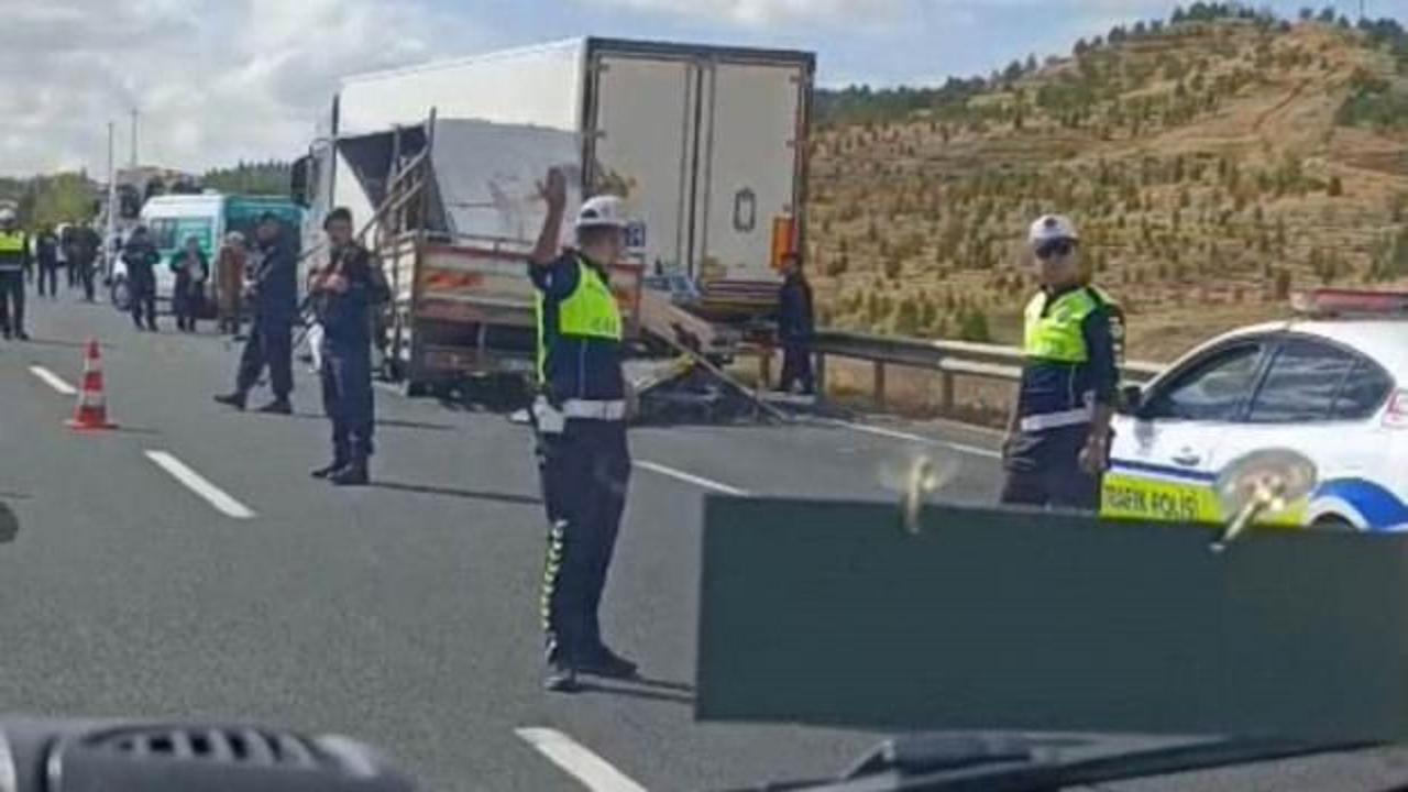 Eskişehir-Ankara karayolunda feci kaza: &Ouml;l&uuml; ve yaralı var!