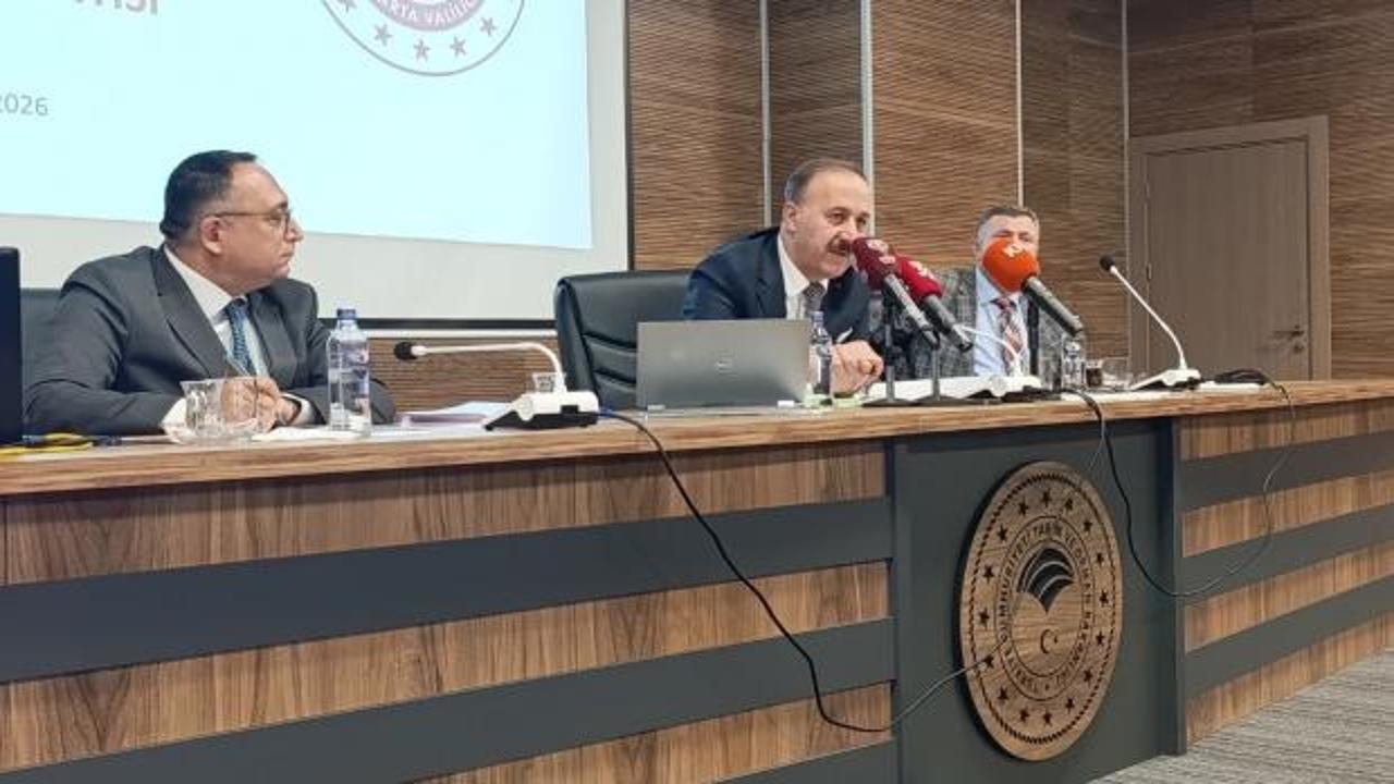 Isparta Valisi Erin'den y&ouml;neticilere vatandaşa hizmet uyarısı
