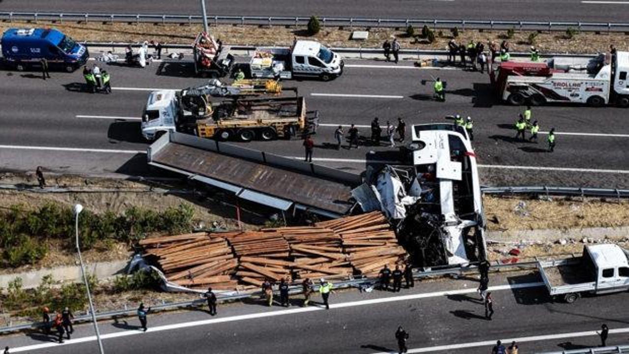 Otob&uuml;s kazasında can kaybı 12'ye y&uuml;kseldi
