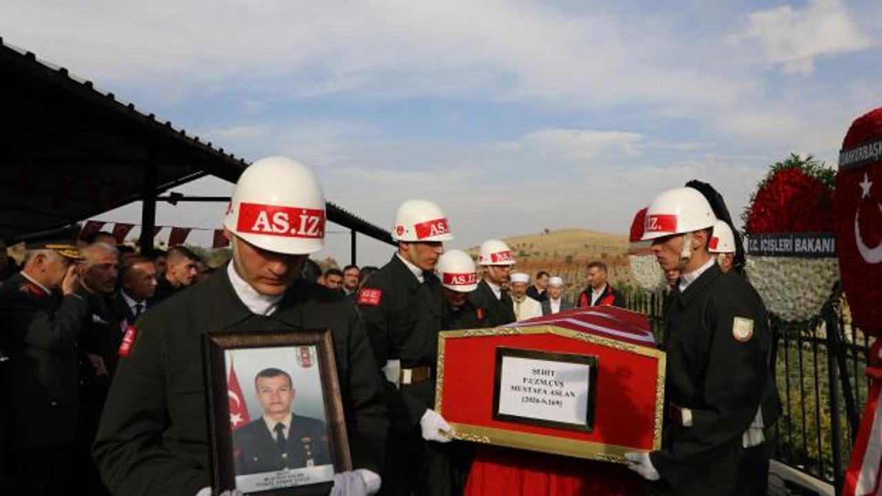 Şehit uzman &ccedil;avuş, toprağa verildi! Baba olmak i&ccedil;in g&uuml;n sayıyormuş