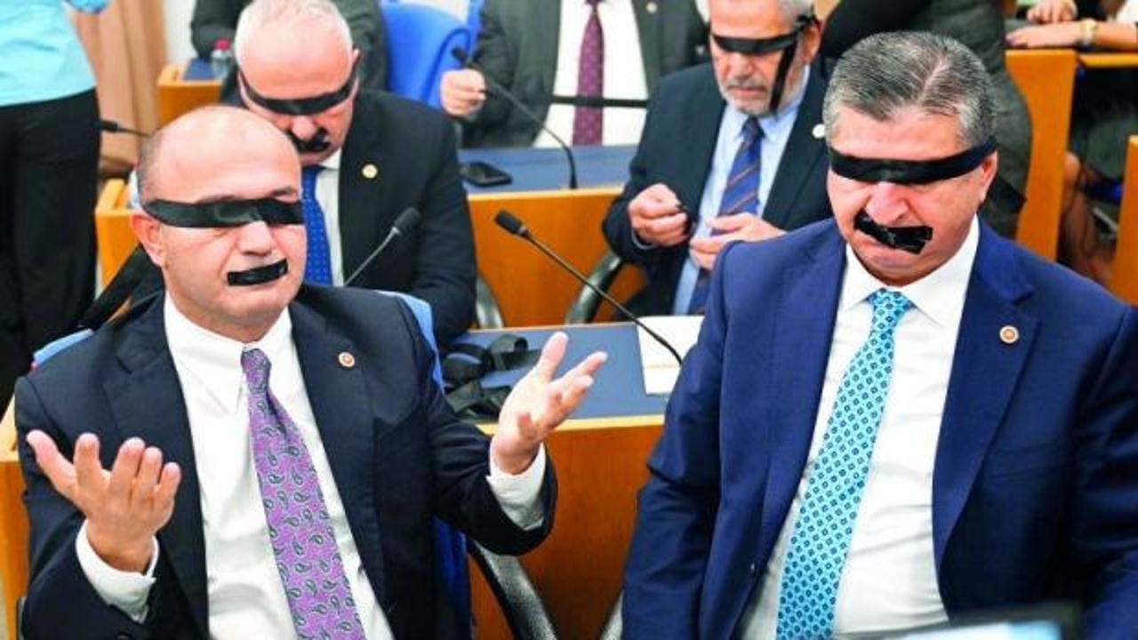 Yeni Parti&rsquo;de bantlı eylem pişmanlığı! 'Keşke yapmasaydık, rezil olduk'