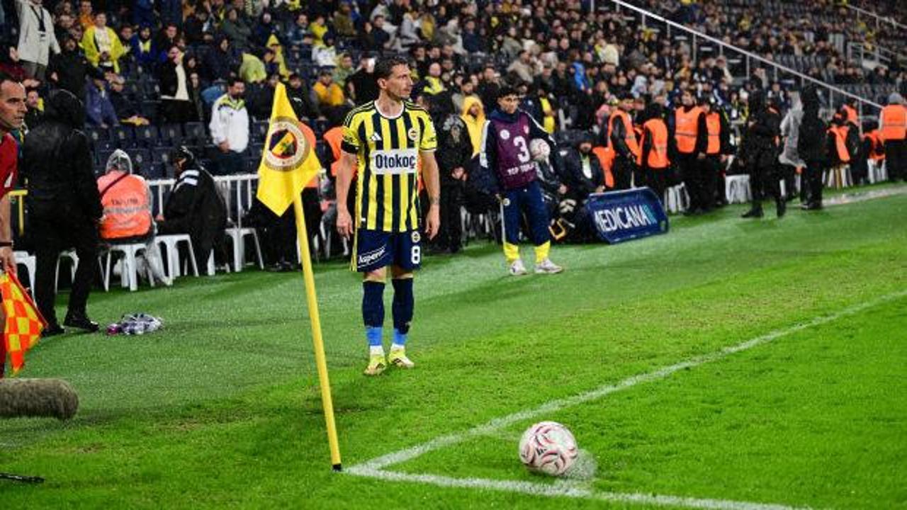 Yıldız isim 568 g&uuml;n sonra Fenerbah&ccedil;e'de ma&ccedil;a &ccedil;ıktı
