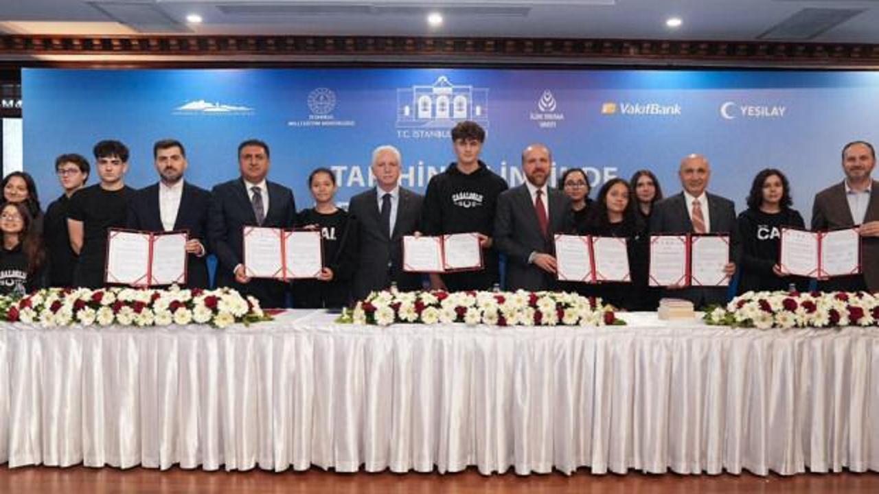 "Tarihin Bilincinde, Demokrasinin İzinde": 20 bin &ouml;ğrenci i&ccedil;in imzalar atıldı!