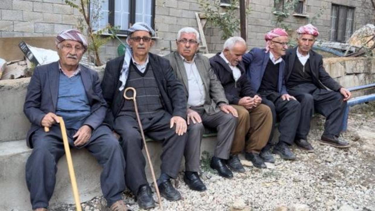 31 yıl &ouml;nce k&ouml;ylerinden &ccedil;ıkan vatandaşlar yeniden d&ouml;nmek istiyorlar