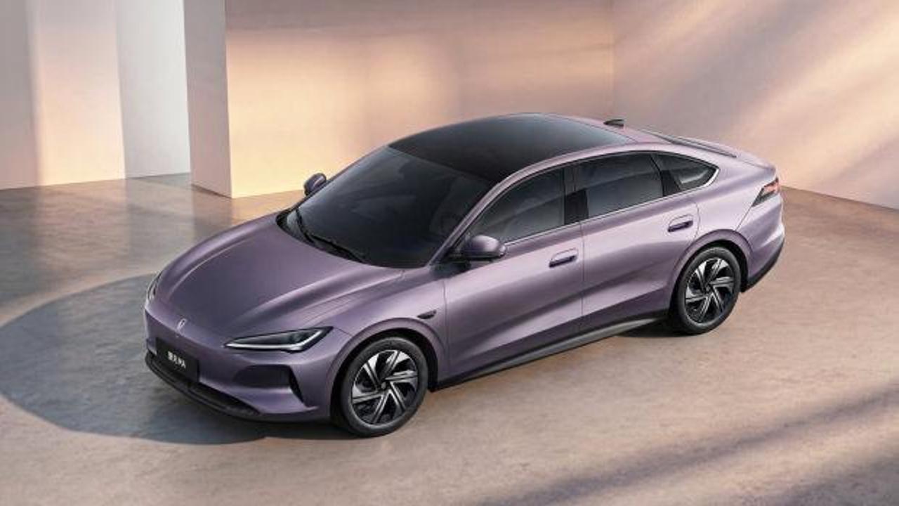 590 bin TL&rsquo;ye elektrikli Jetta! 555 kilometre menzille satışa &ccedil;ıktı