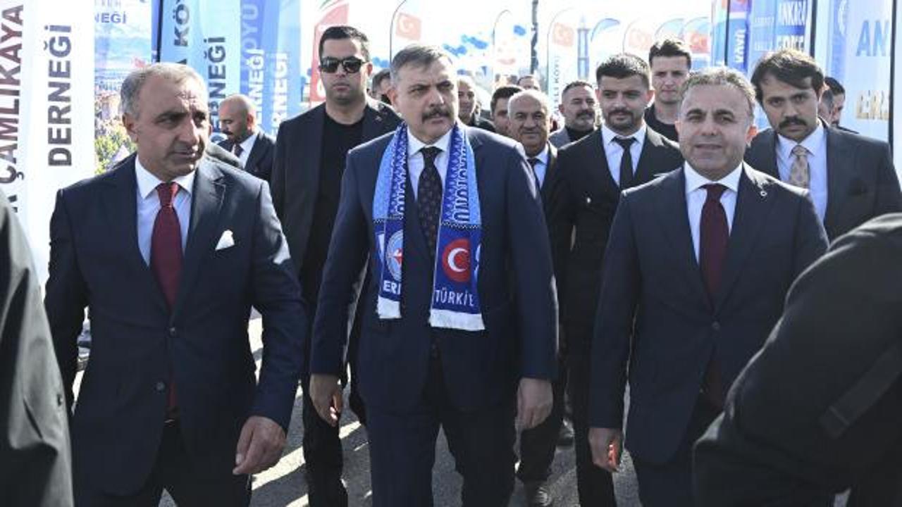 Bakan &Ccedil;ift&ccedil;i, Erzurum Tanıtım G&uuml;nleri'nde vatandaşlarla buluştu