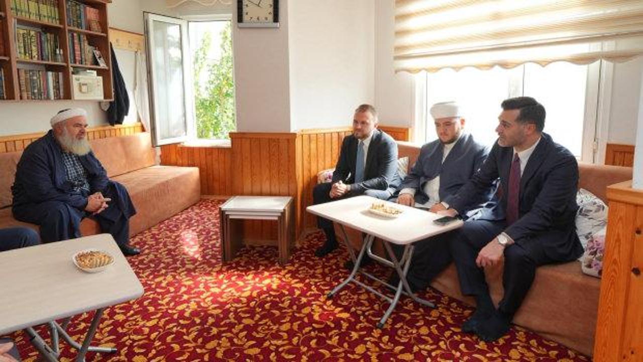 Başkan Vekili Sarıoğlu sahaya indi, selde vefat eden hafız i&ccedil;in taziye ziyareti yaptı
