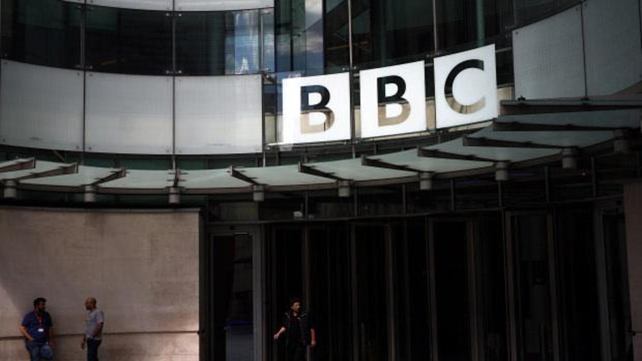 BBC zor g&uuml;nler yaşıyor: İki kanal ve radyoyu kapatıyor!