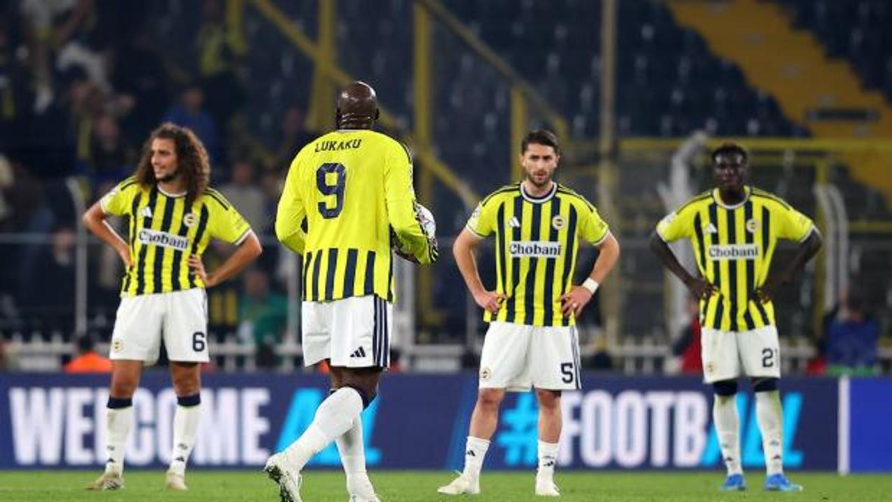 &Ccedil;ek basını Fenerbah&ccedil;e-Slavia Prag ma&ccedil;ını konuşuyor! 'Kung-fu tekmesi'
