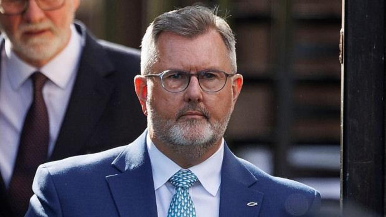 Kuzey İrlandalı siyaset&ccedil;i Jeffrey Donaldson hakkında tecav&uuml;z su&ccedil;lamasıyla soruşturma