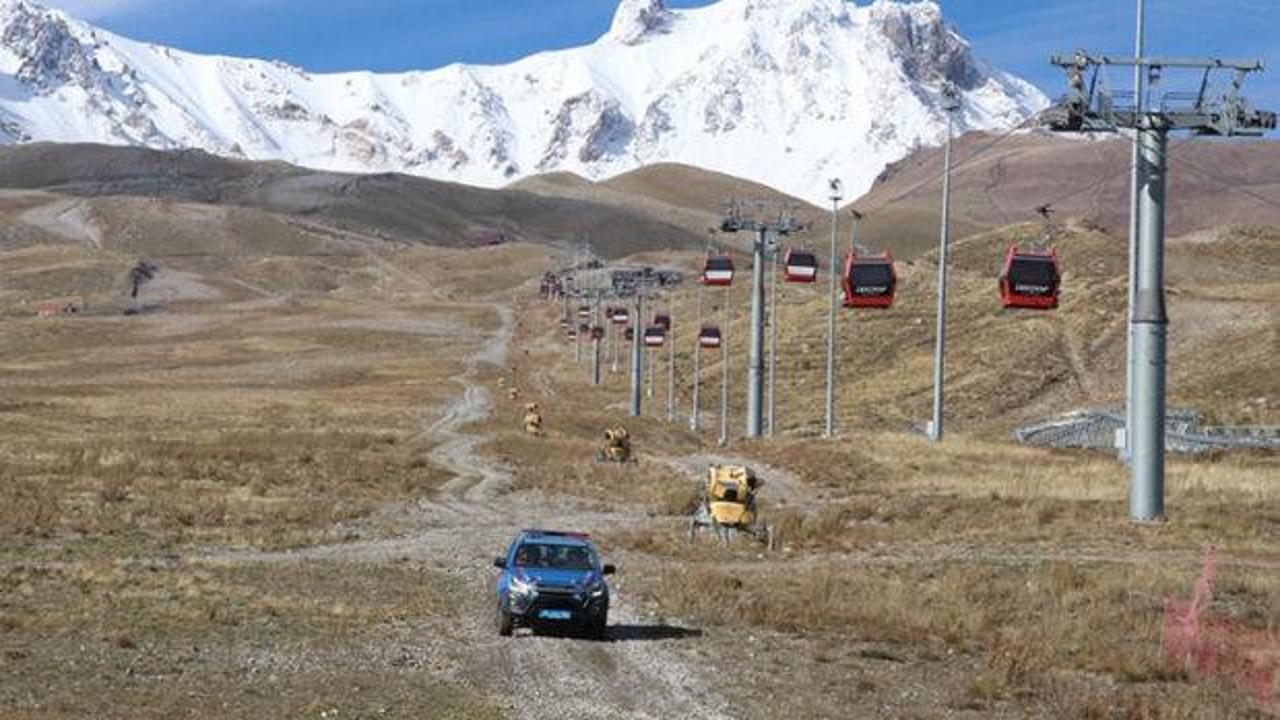 Erciyes'te iki dağcı i&ccedil;in arama kurtarma &ccedil;alışması başlatıldı