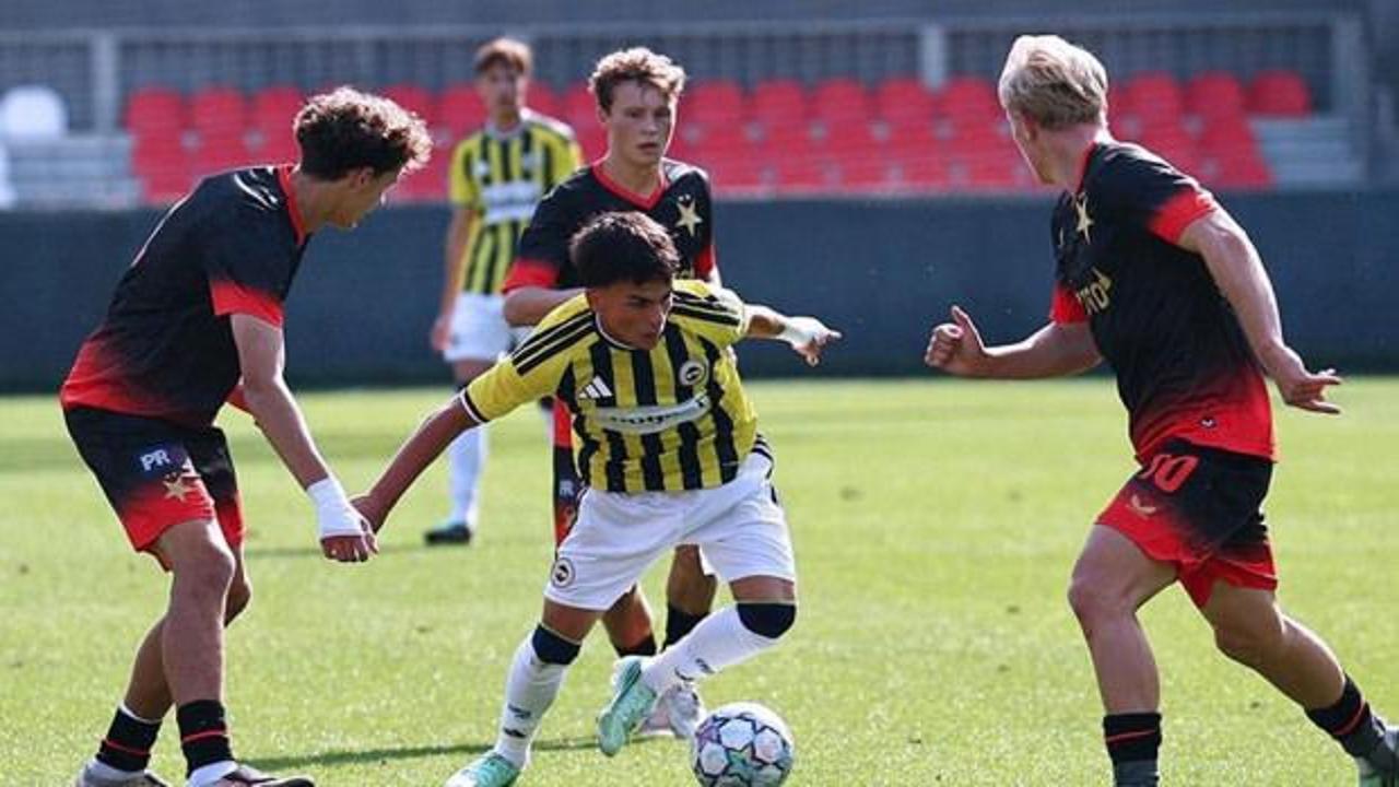 Fenerbah&ccedil;e'nin gen&ccedil;leri Slavia Prag'a direnemedi!